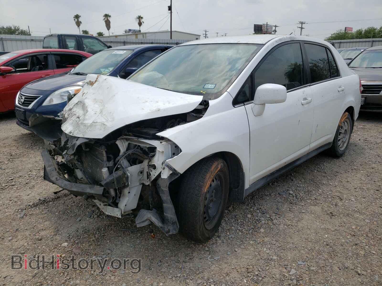 2009 NISSAN VERSA - VIN: 3N1BC11E19L385300 - Фото 2
