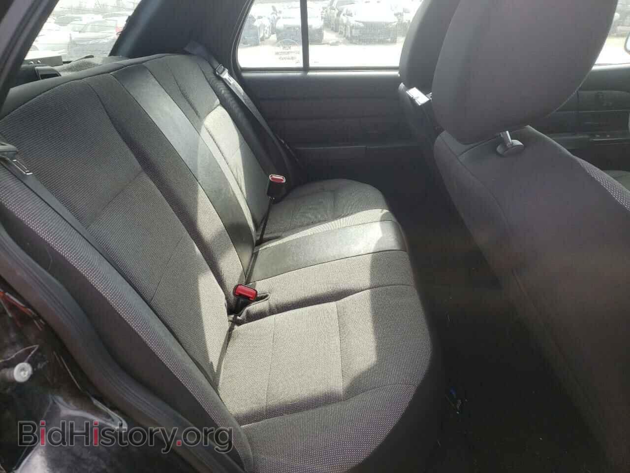 2011 FORD CROWN VIC - VIN: 2FABP7BV2BX132094 - Фото 6