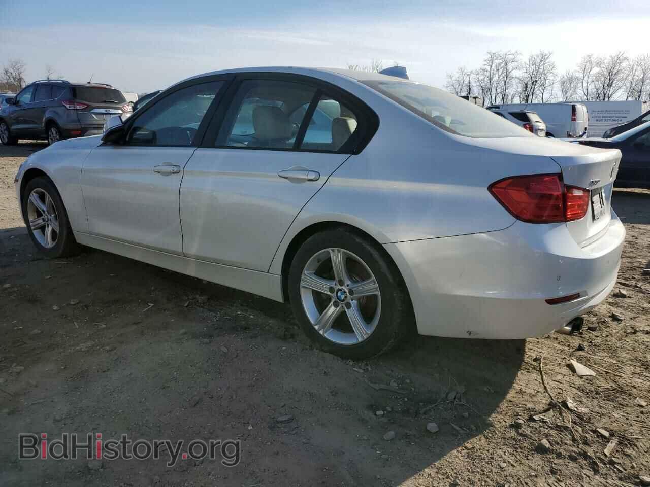 2013 BMW 3 SERIES - VIN: WBA3B5G55DNS01775 - Фото 2