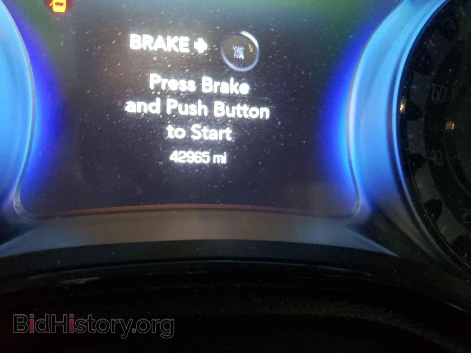 2019 CHRYSLER 300 - VIN: 2C3CCABG3KH628643 - Фото 8