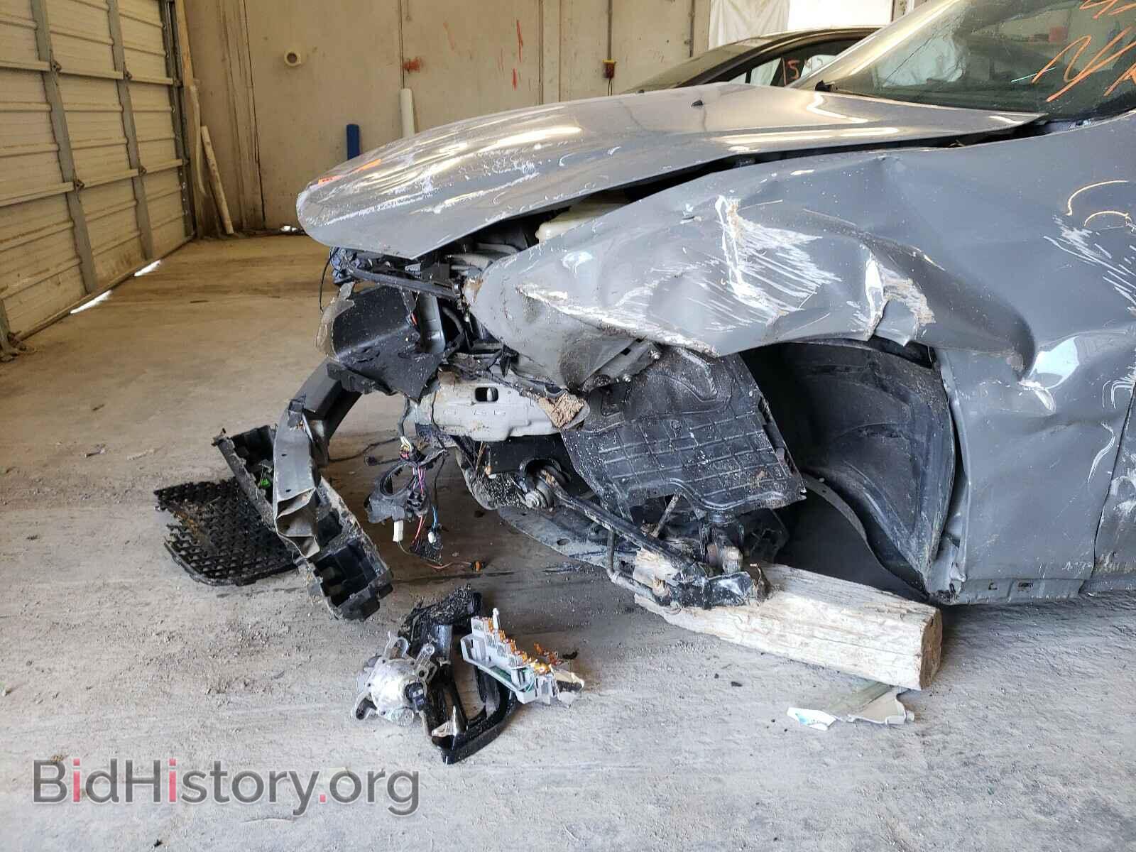 2019 CHRYSLER 300 - VIN: 2C3CCABG3KH628643 - Фото 9