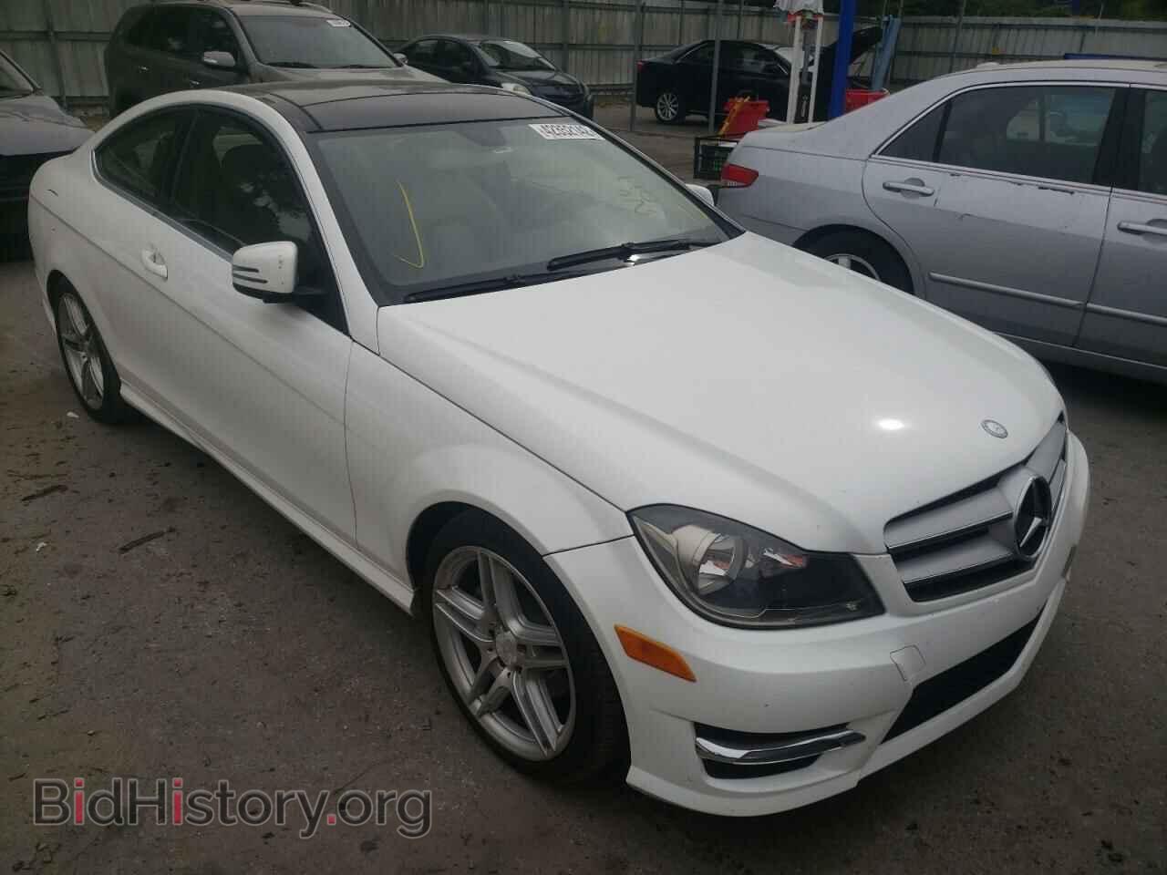 Photo WDDGJ4HBXDG090804 - MERCEDES-BENZ C-CLASS 2013