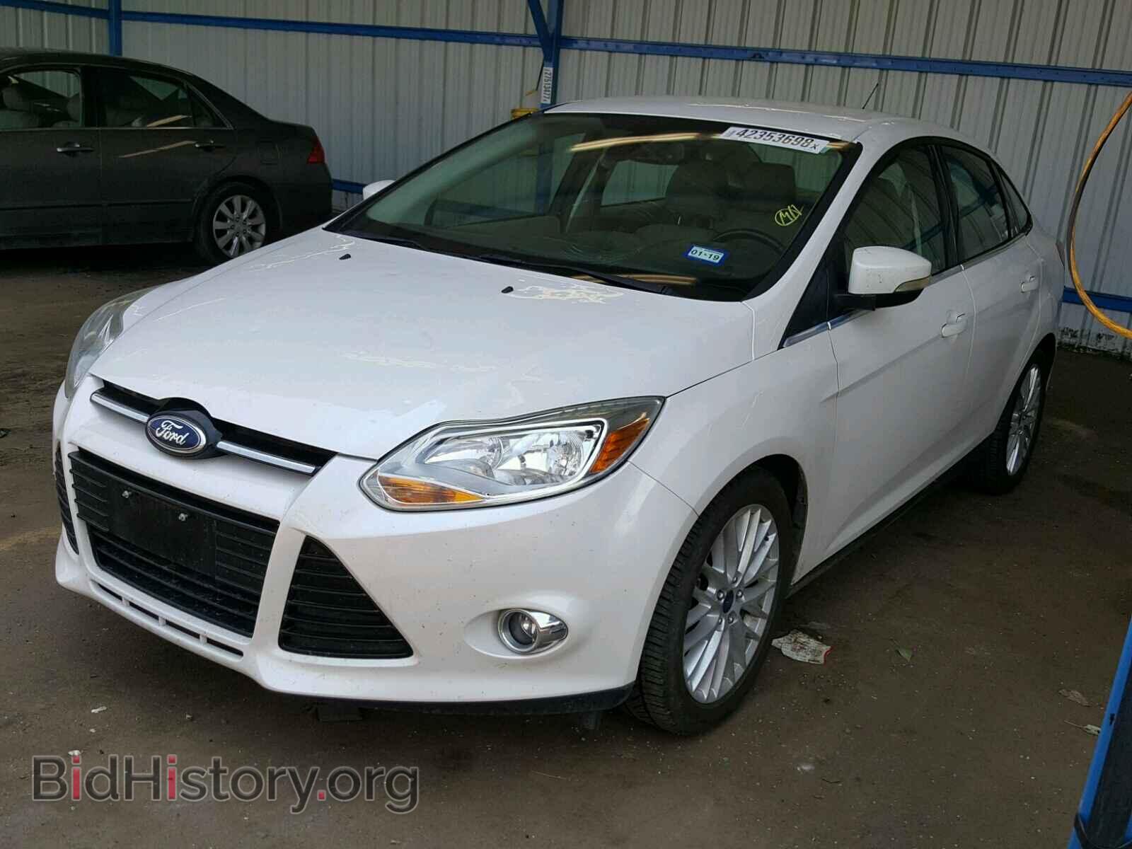 2012 Ford FOCUS (VIN 1FAHP3H22CL435147) — фото 2 из 10