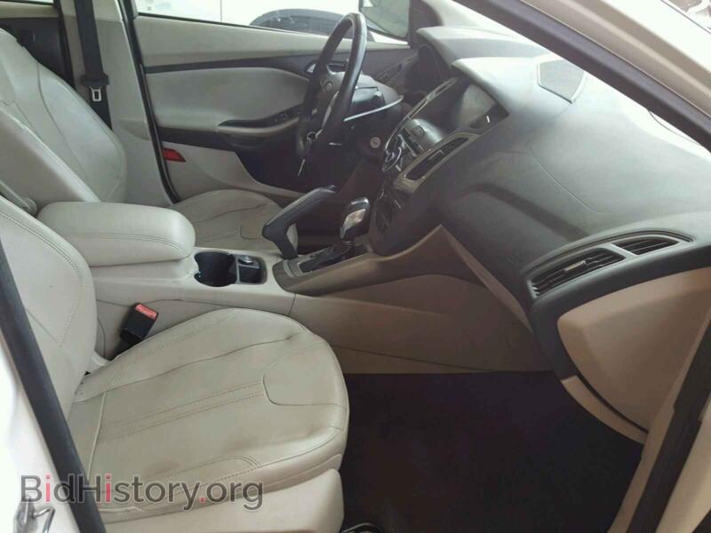 2012 Ford FOCUS (VIN 1FAHP3H22CL435147) — фото 5 из 10