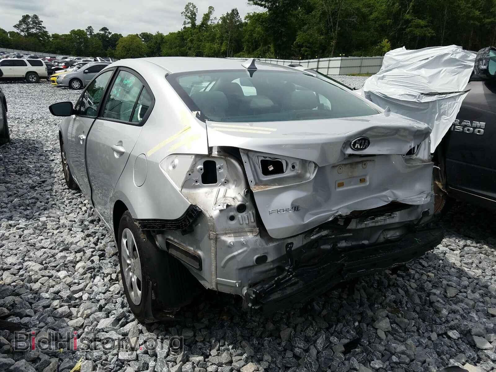 2017 KIA FORTE - VIN: 3KPFK4A7XHE066176 - Фото 3