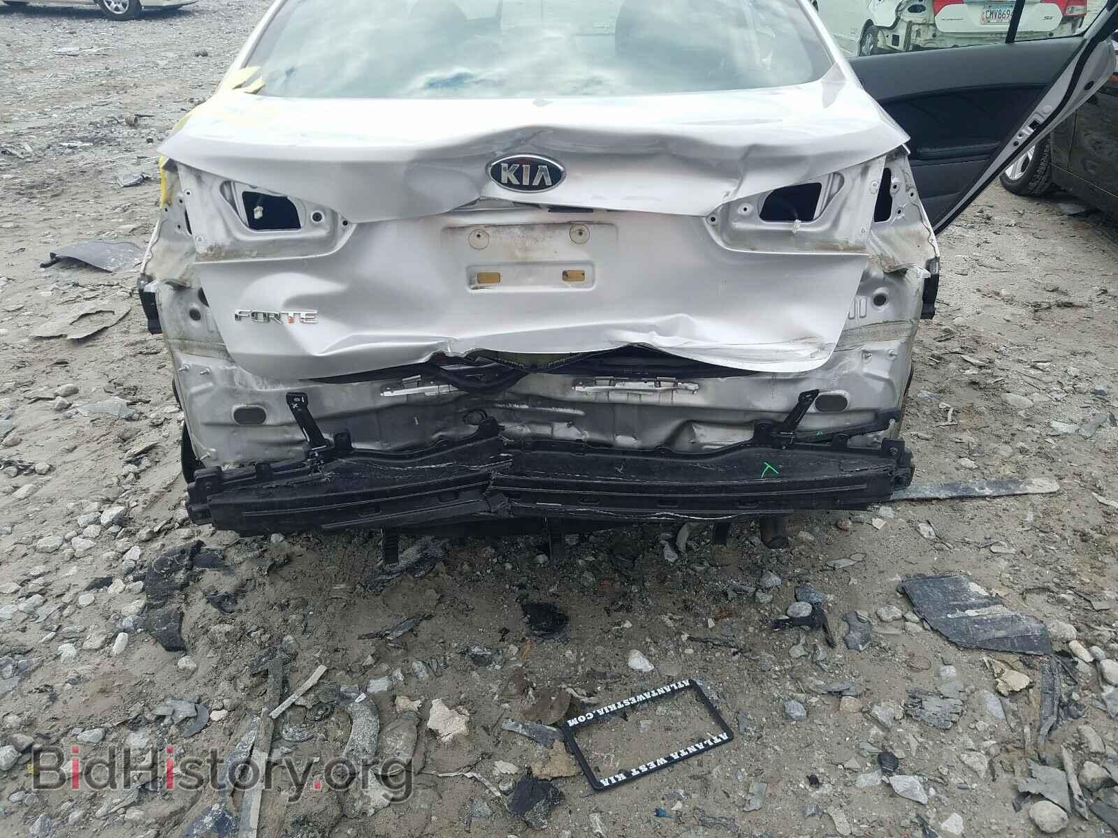 2017 KIA FORTE - VIN: 3KPFK4A7XHE066176 - Фото 9