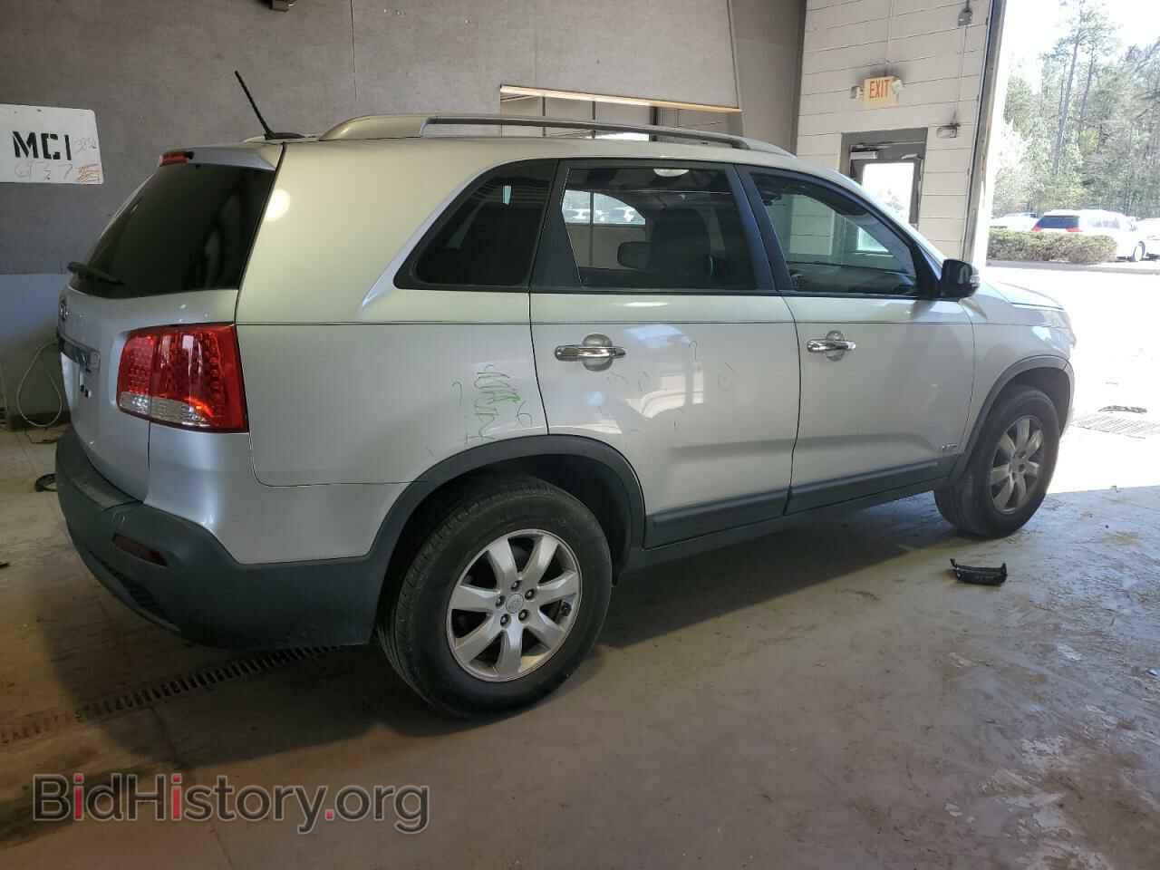2011 KIA SORENTO - VIN: 5XYKTDA11BG128291 - Фото 3