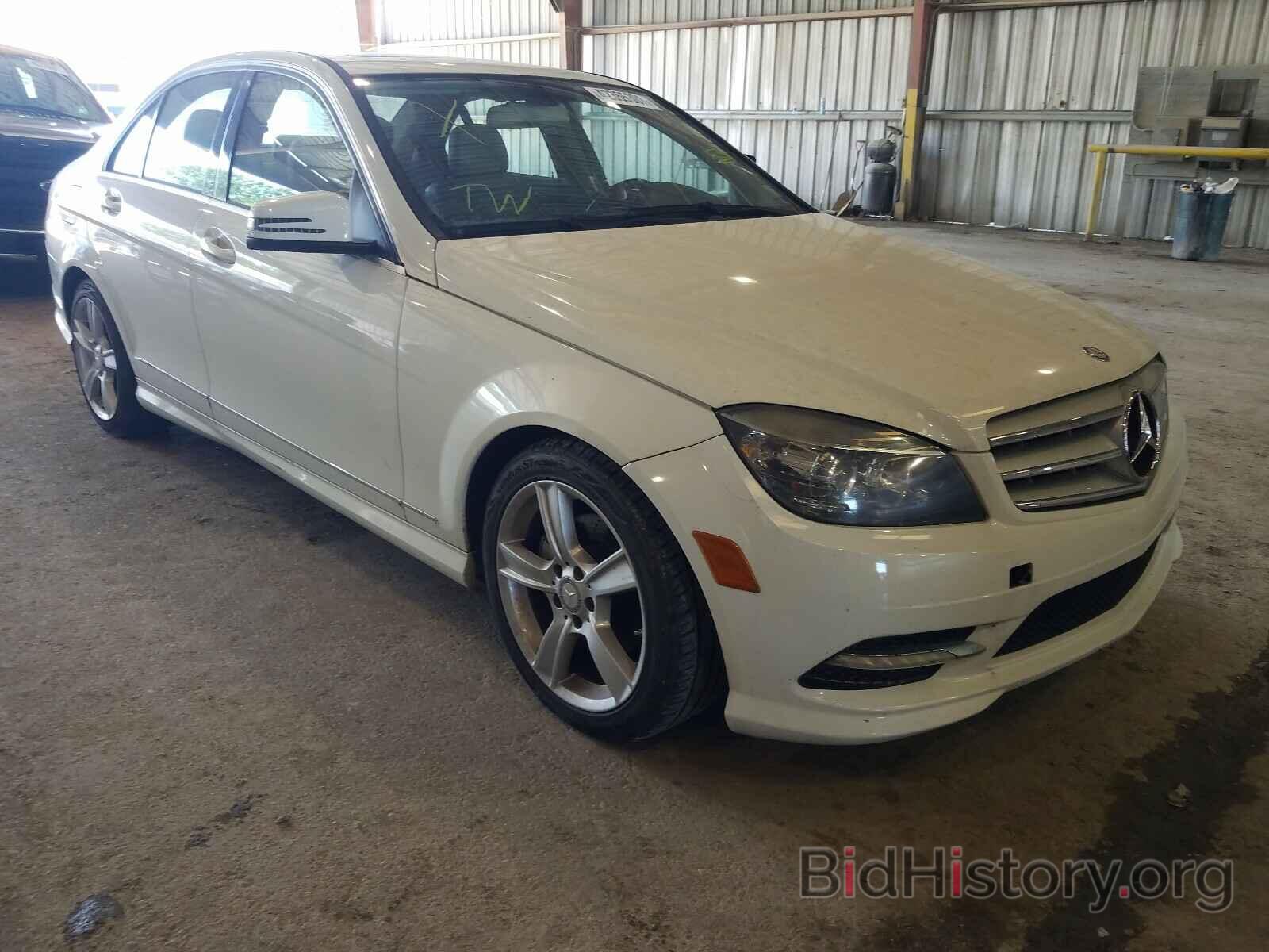 Photo WDDGF5EB6BR172042 - MERCEDES-BENZ C CLASS 2011