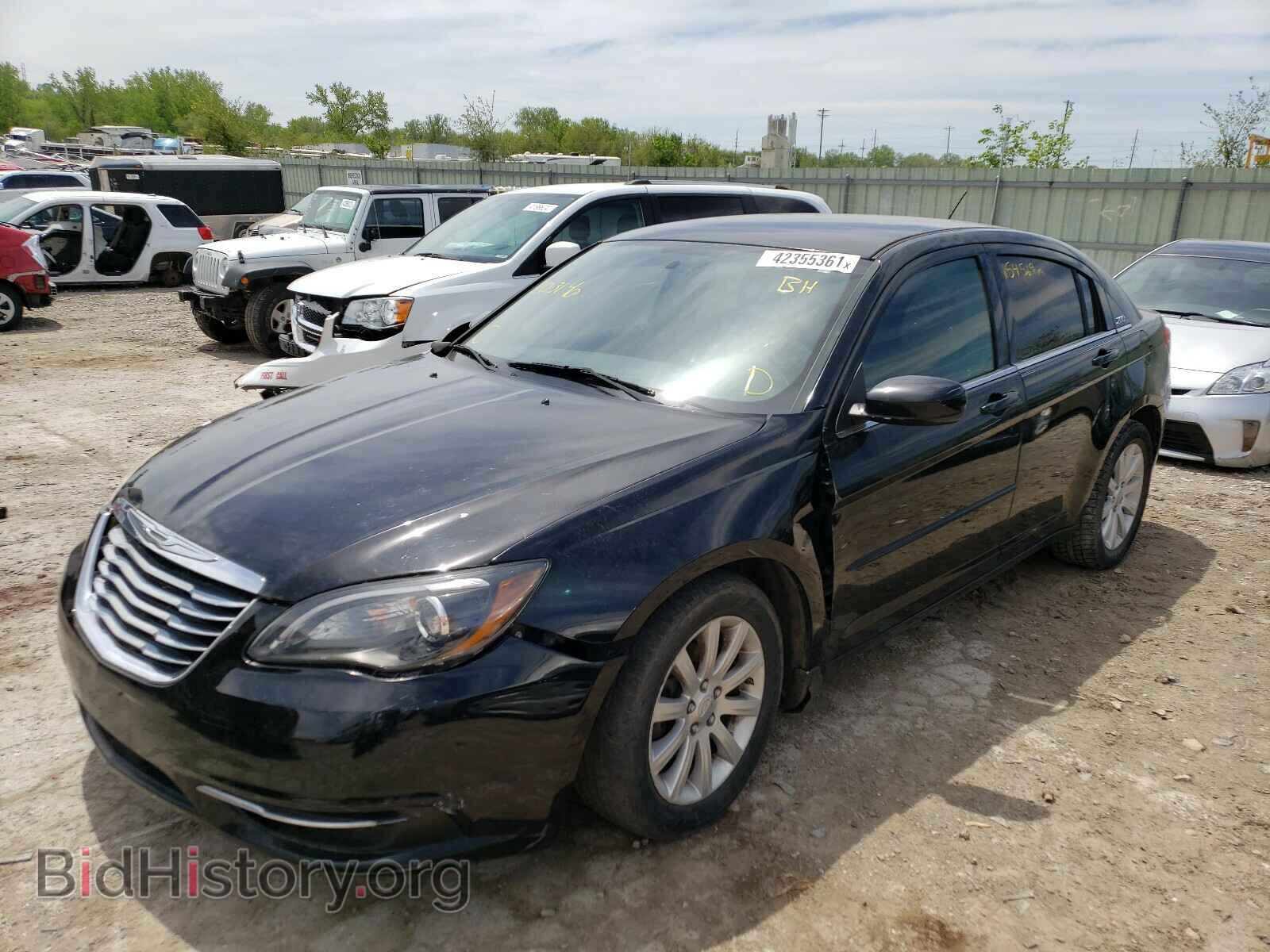 2013 CHRYSLER 200 - VIN: 1C3CCBBG2DN703140 - Фото 2