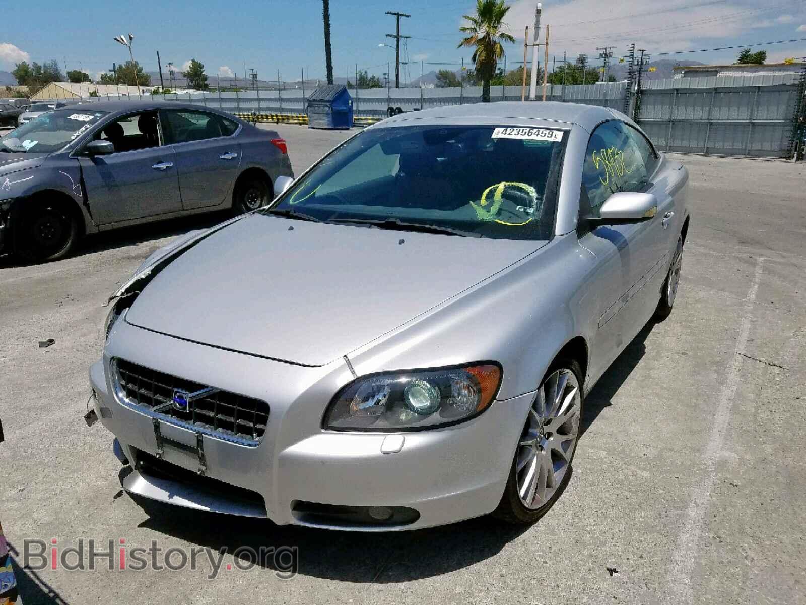 2007 VOLVO C70 - VIN: YV1MC68257J018414 - Фото 2