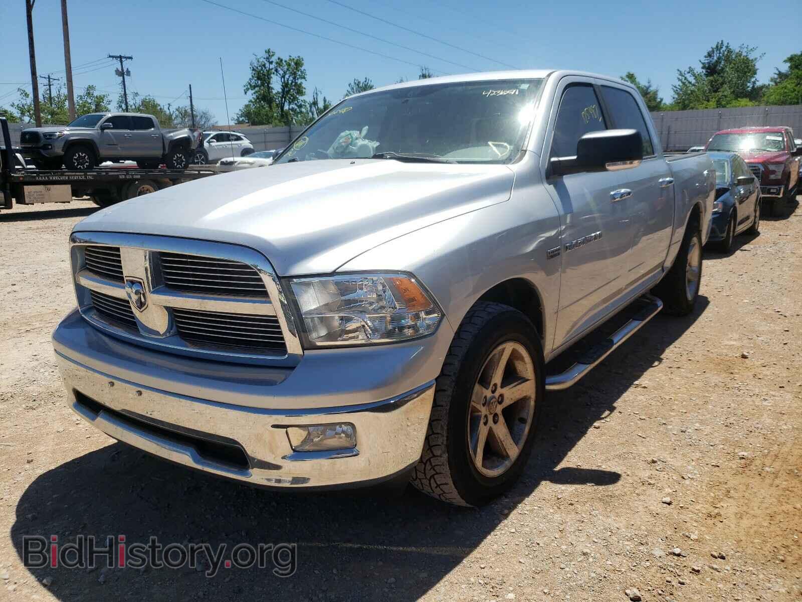 2011 DODGE RAM 1500 - VIN: 1D7RB1CT5BS506482 - Фото 2
