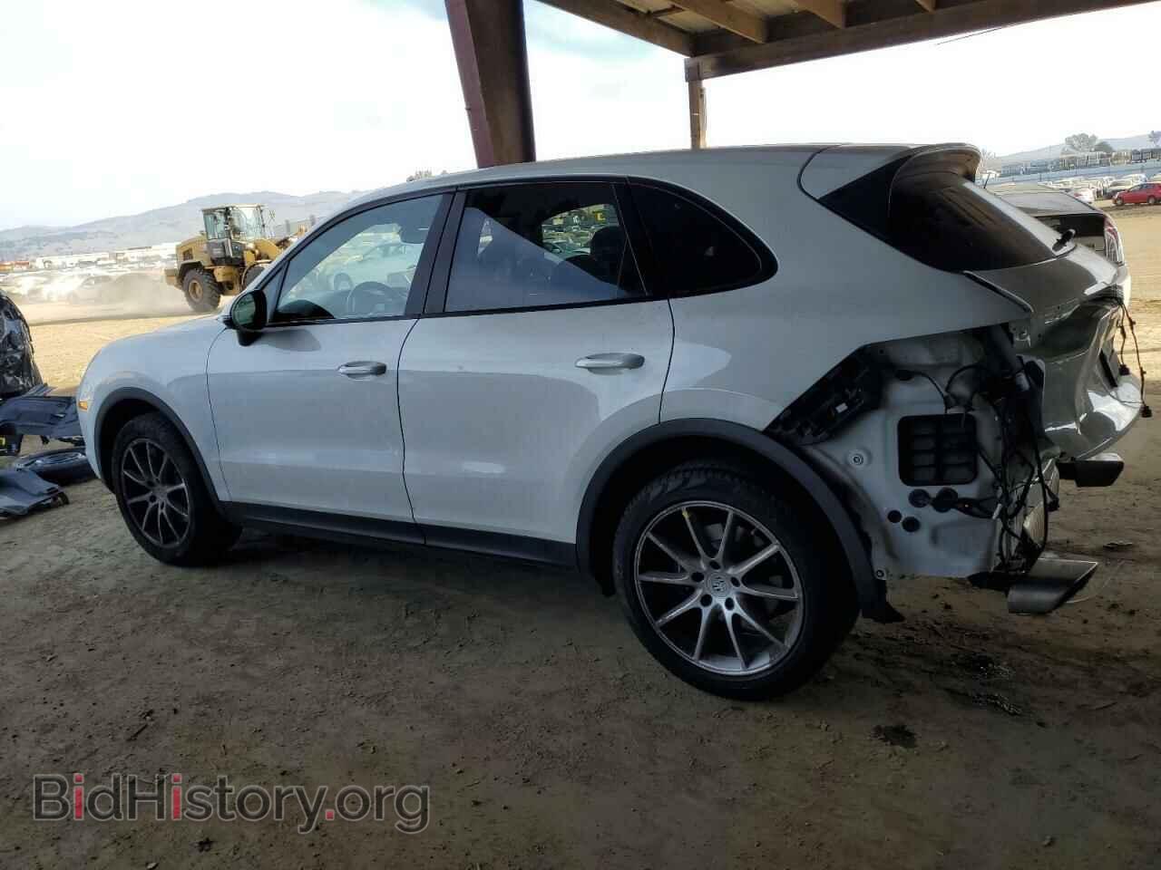 2019 PORSCHE CAYENNE - VIN: WP1AA2AY7KDA19186 - Фото 2