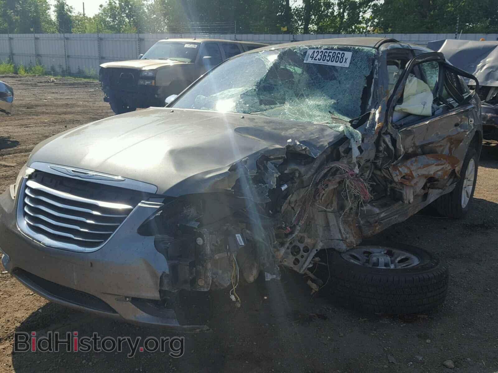 2013 CHRYSLER 200 - VIN: 1C3CCBCG9DN743990 - Фото 2