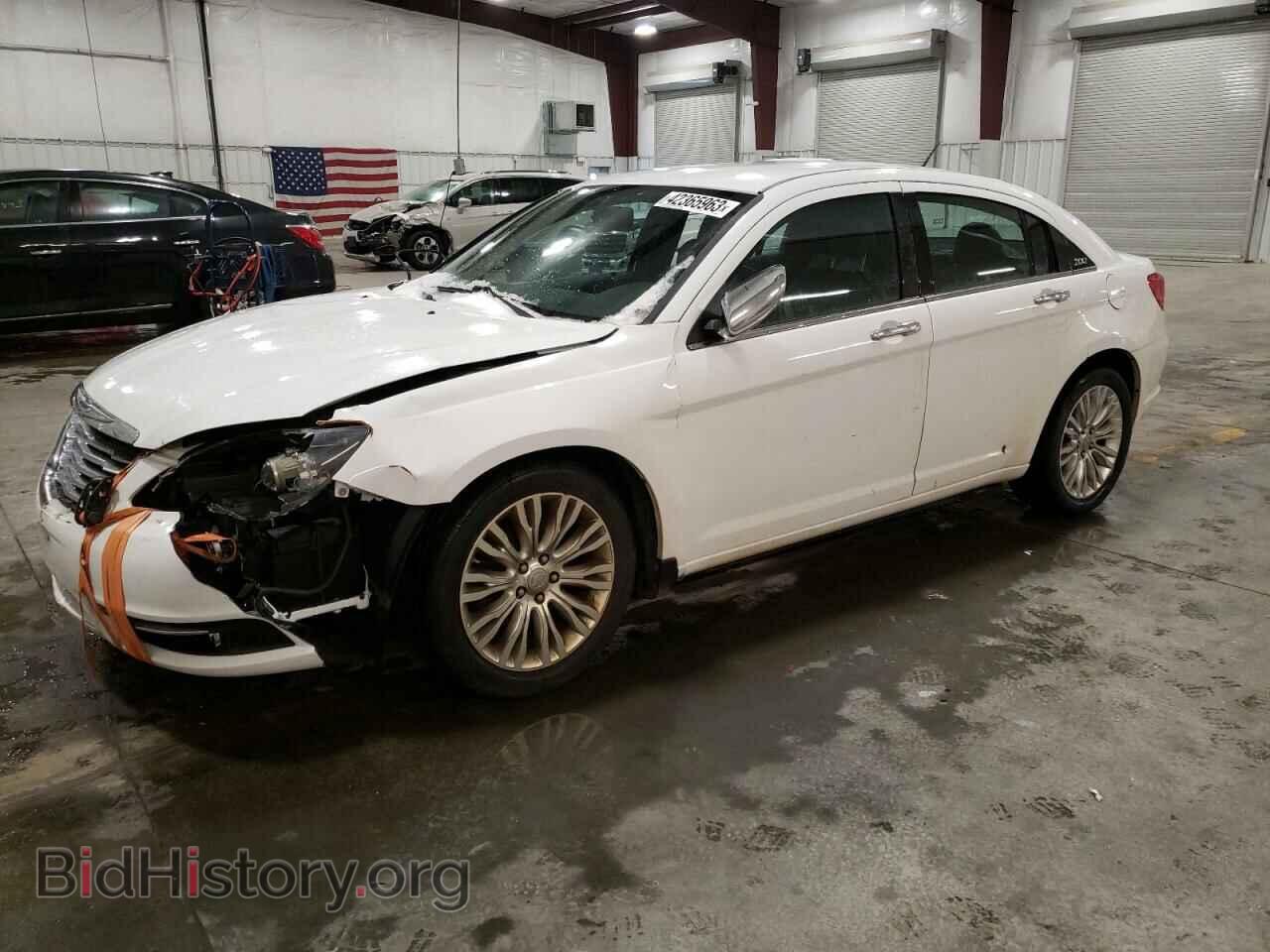 Photo 1C3BC2FG3BN581049 - CHRYSLER 200 2011