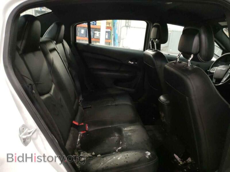 2011 Chrysler 200 (VIN 1C3BC2FG3BN581049) — фото 10 из 12