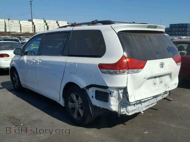 2013 TOYOTA SIENNA LE - VIN: 5TDKK3DC8DS403039 - Фото 3