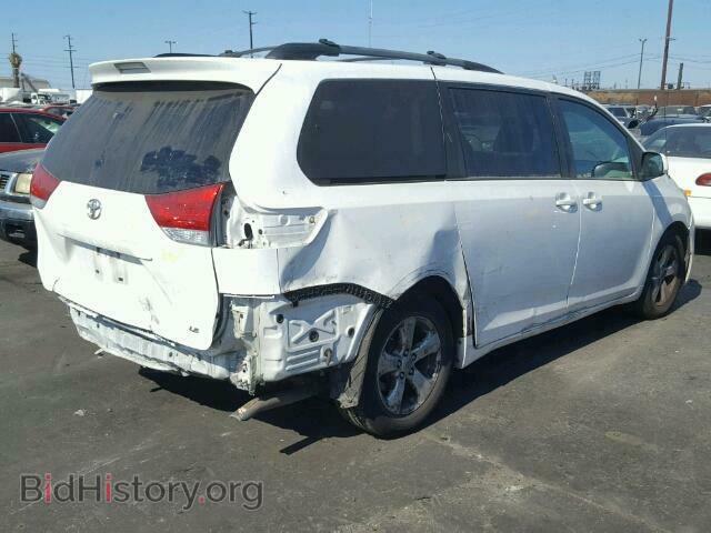 2013 TOYOTA SIENNA LE - VIN: 5TDKK3DC8DS403039 - Фото 4