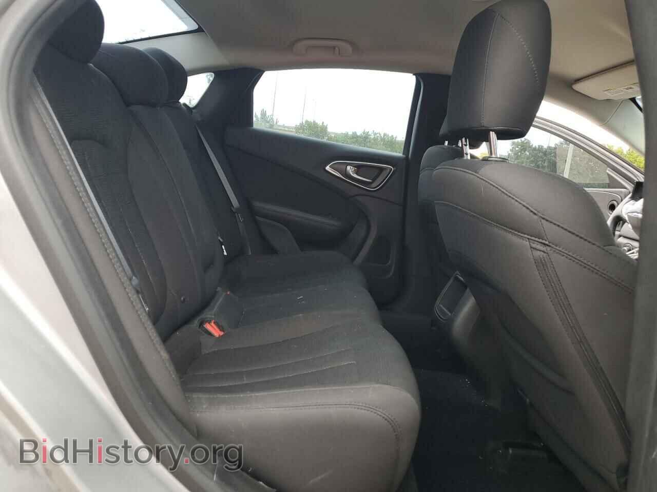 2016 CHRYSLER 200 - VIN: 1C3CCCAB8GN107806 - Фото 10