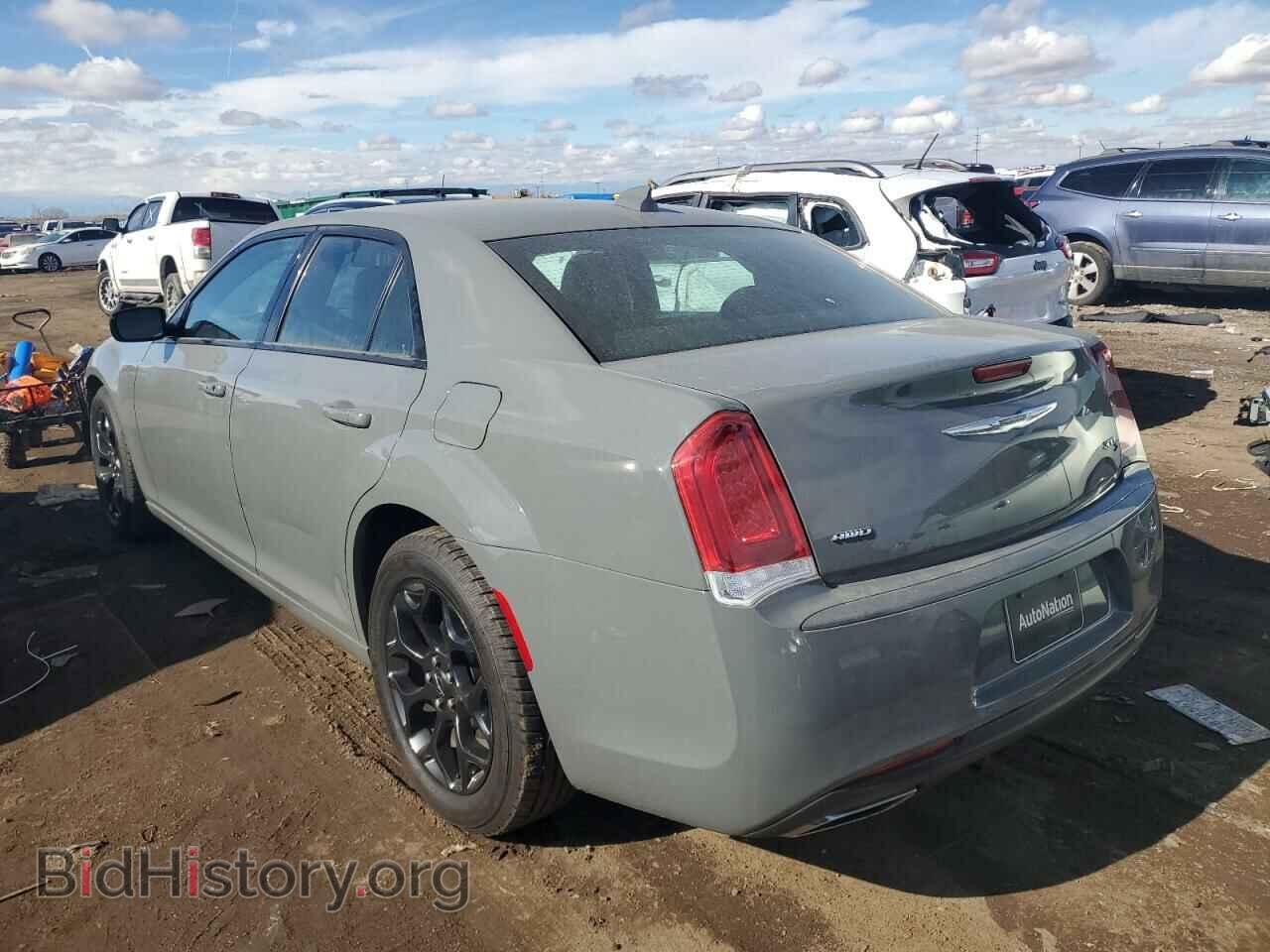2019 CHRYSLER 300 - VIN: 2C3CCAGG7KH533835 - Фото 2