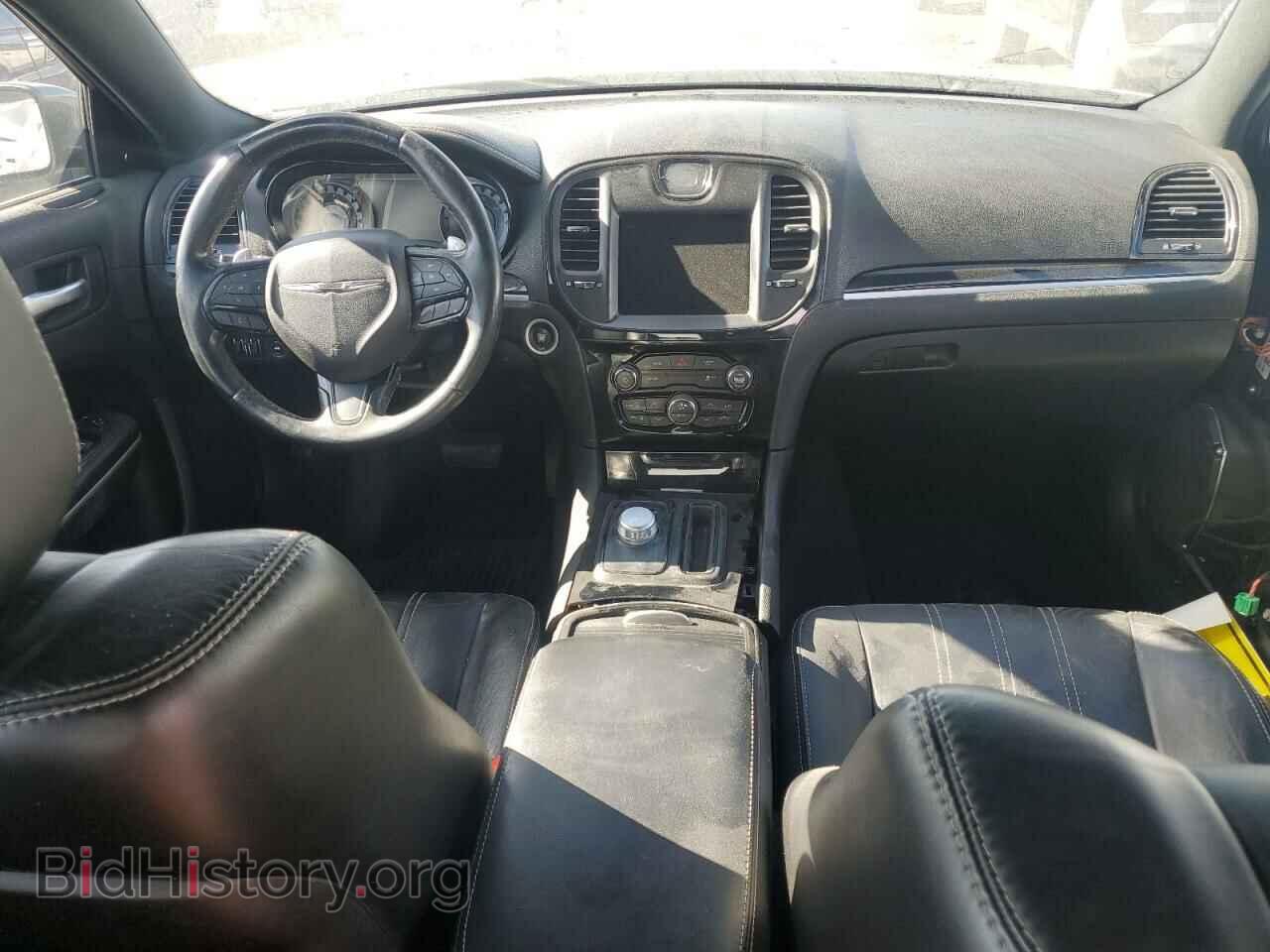 2019 CHRYSLER 300 - VIN: 2C3CCAGG7KH533835 - Фото 8