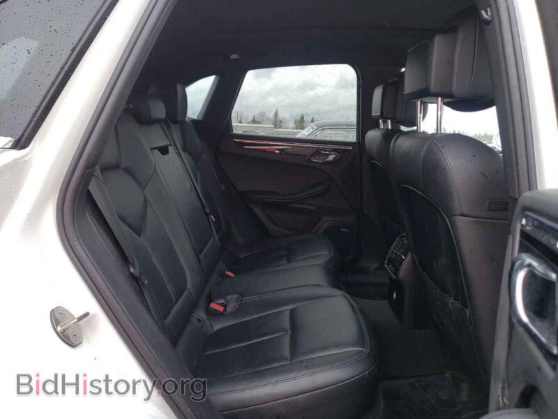 2016 Porsche MACAN (VIN WP1AB2A52GLB46072) — photo 10 of 13