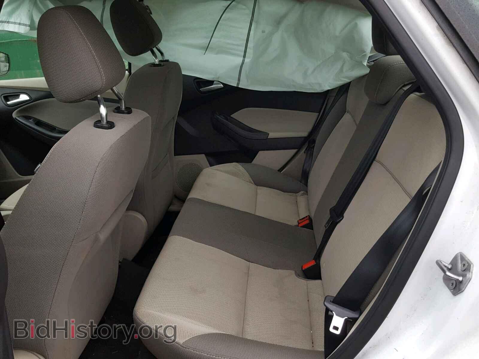 2012 Ford FOCUS (VIN 1FAHP3F25CL266325) — photo 6 of 10