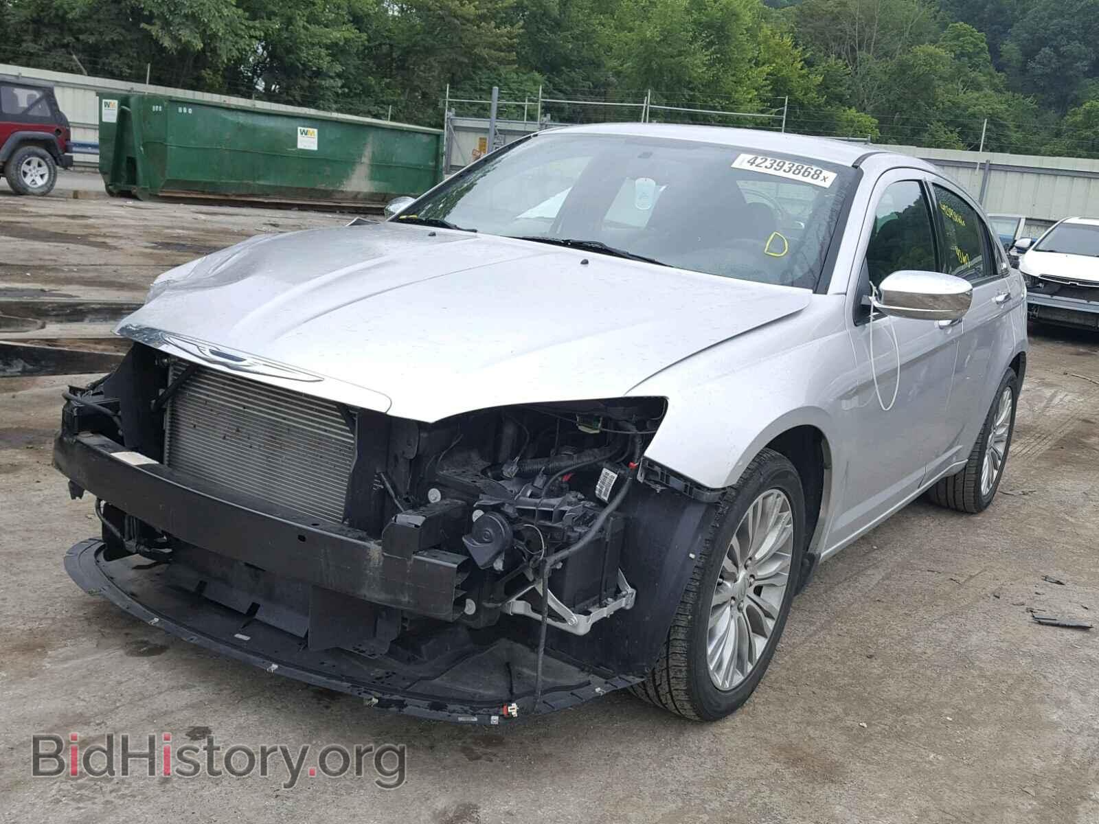 2011 CHRYSLER 200 - VIN: 1C3BC2FG5BN504750 - Фото 2