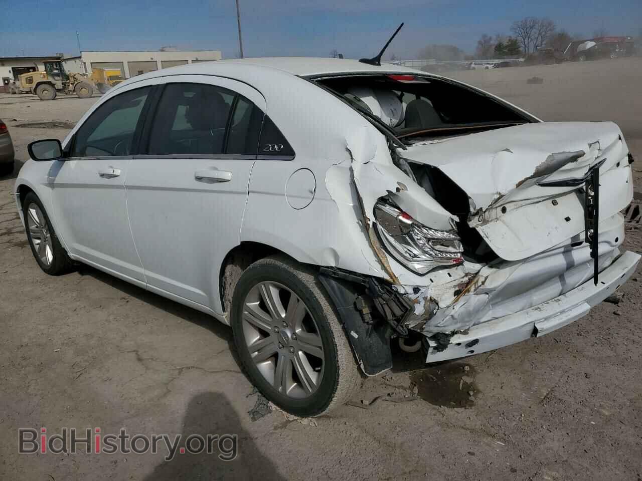 2012 CHRYSLER 200 - VIN: 1C3CCBBB1CN142755 - Фото 2