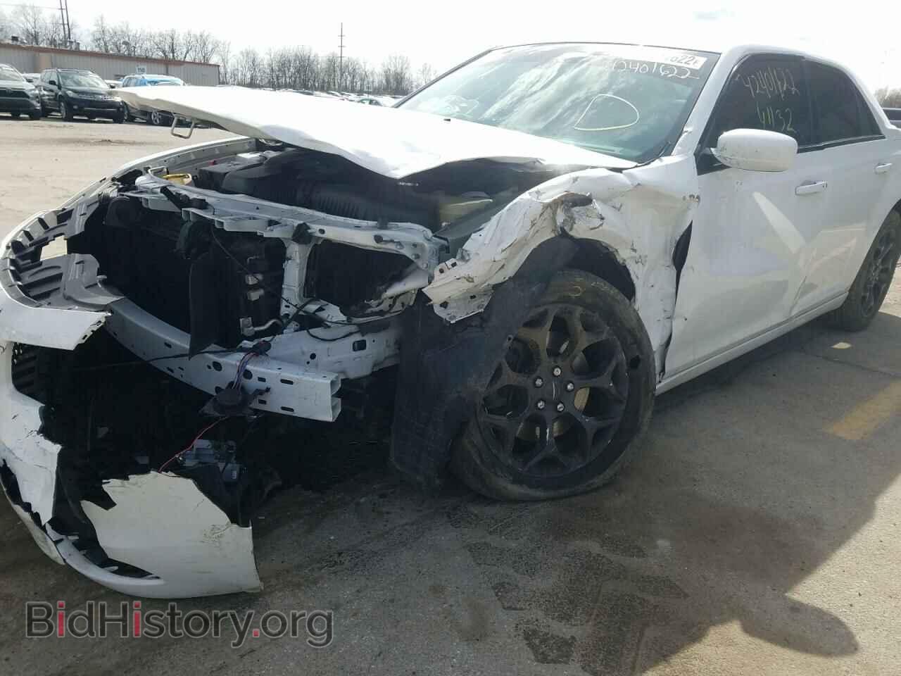 2019 CHRYSLER 300 - VIN: 2C3CCAGG3KH586063 - Фото 9