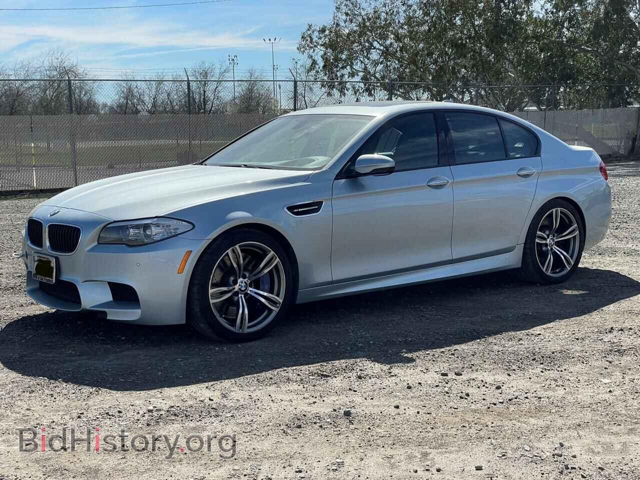 2013 BMW M5 - VIN: WBSFV9C5XDC773708 - Фото 2