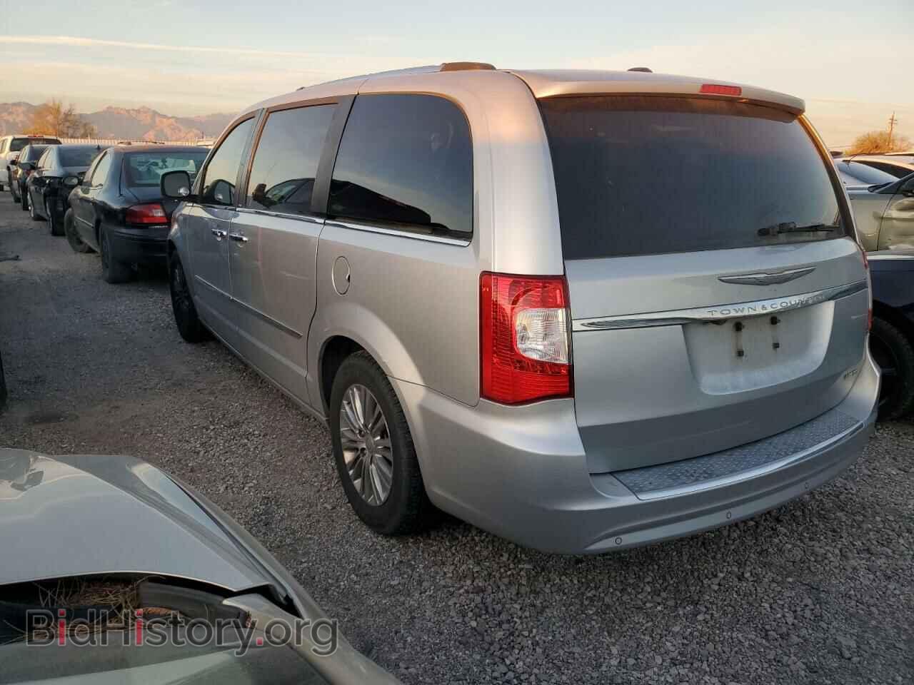 2011 CHRYSLER MINIVAN - VIN: 2A4RR6DG4BR714420 - Photo 2