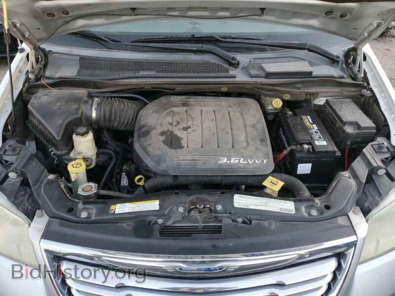 2011 Chrysler MINIVAN (VIN 2A4RR6DG4BR714420) — photo 12 of 13