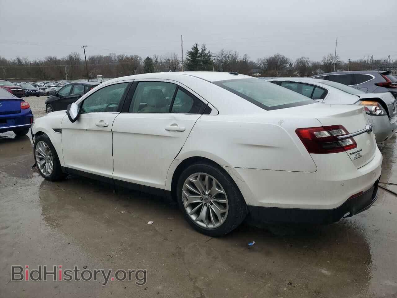 2013 FORD TAURUS - VIN: 1FAHP2F88DG235322 - Фото 2
