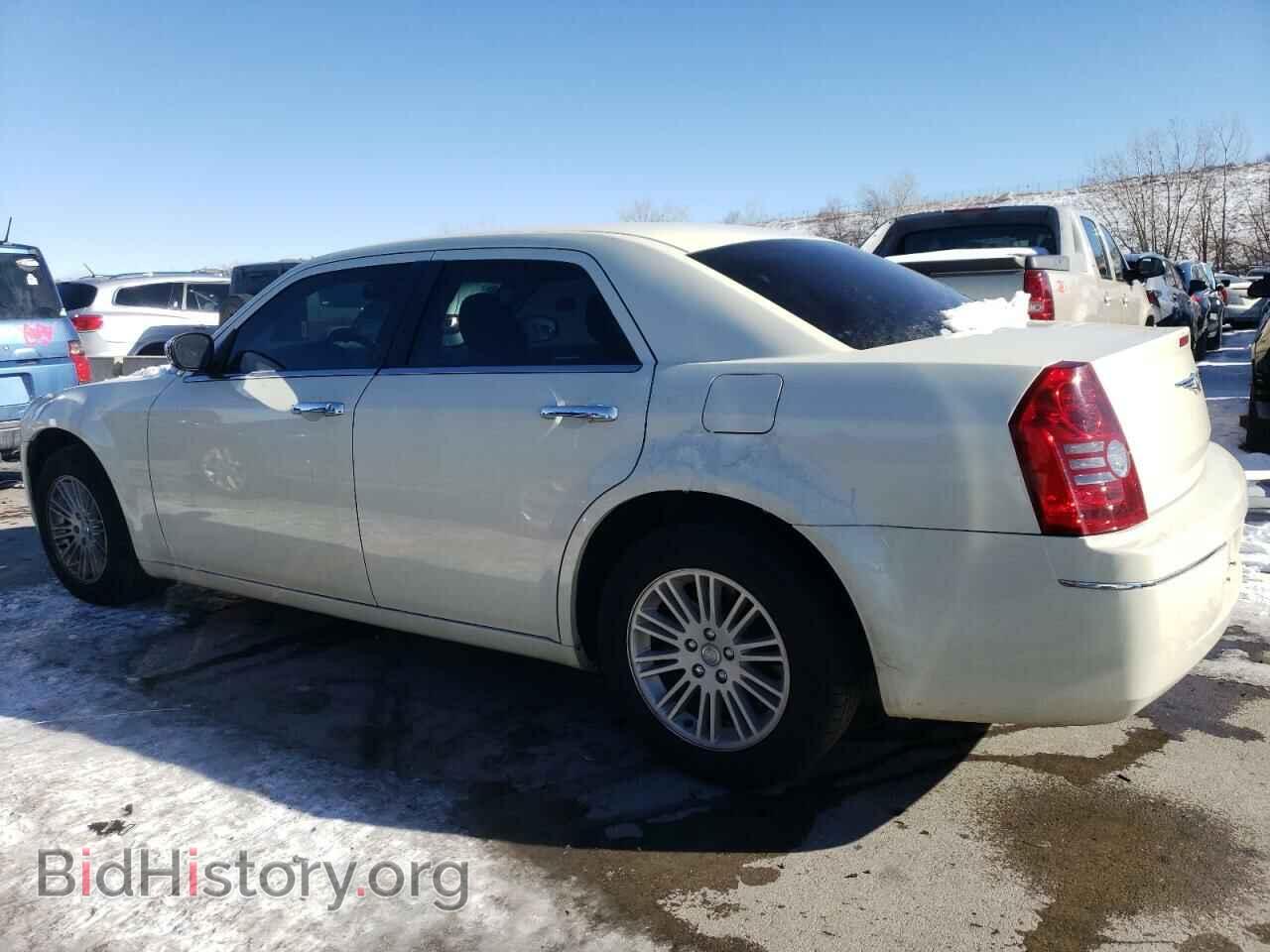 2010 CHRYSLER 300 - VIN: 2C3CA4CD2AH211346 - Фото 2