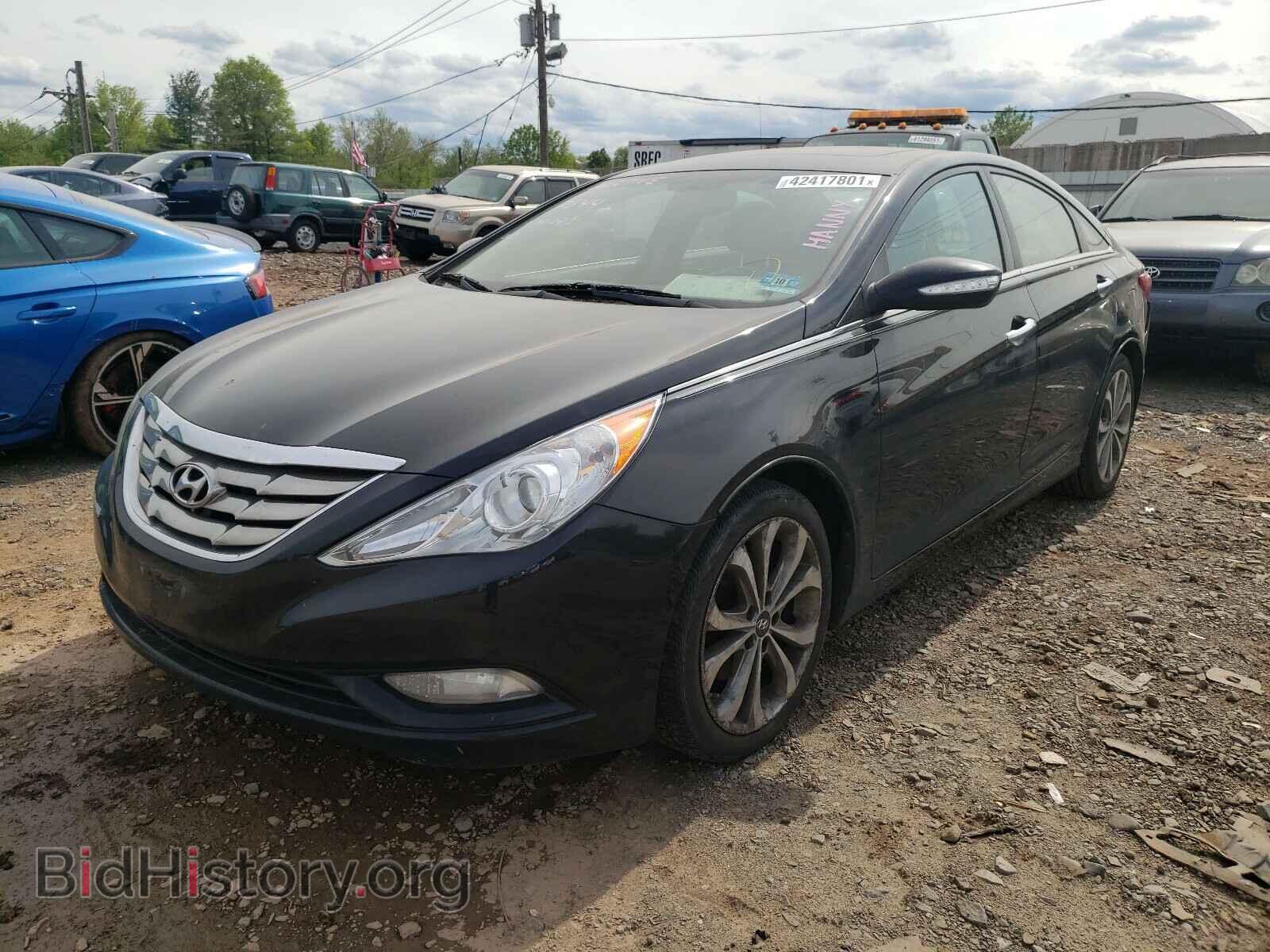 2013 HYUNDAI SONATA - VIN: 5NPEC4ABXDH733556 - Фото 2