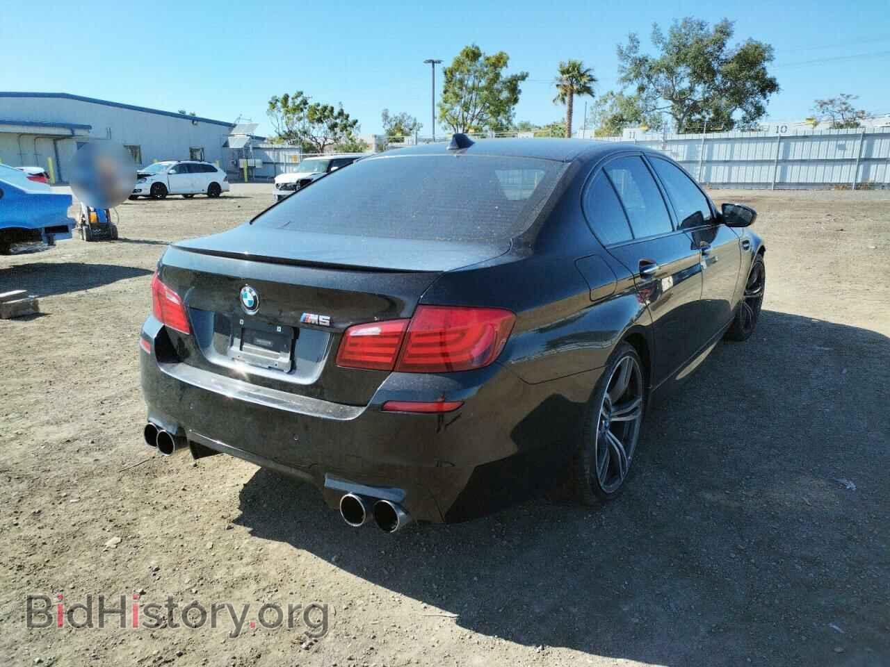 2013 BMW M5 - VIN: WBSFV9C51DD096932 - Фото 4