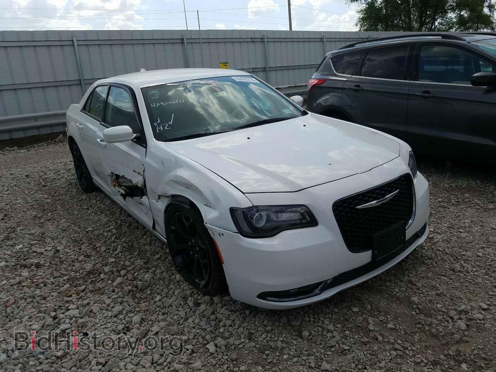 Фотография 2C3CCABG0KH628700 - CHRYSLER 300 2019