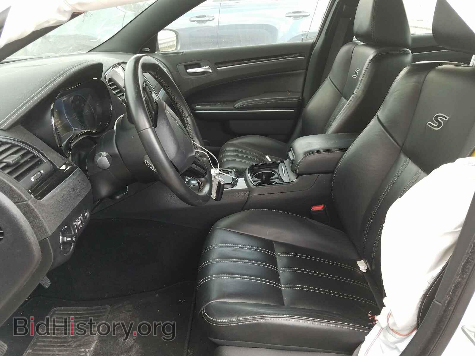 2019 CHRYSLER 300 - VIN: 2C3CCABG0KH628700 - Фото 5