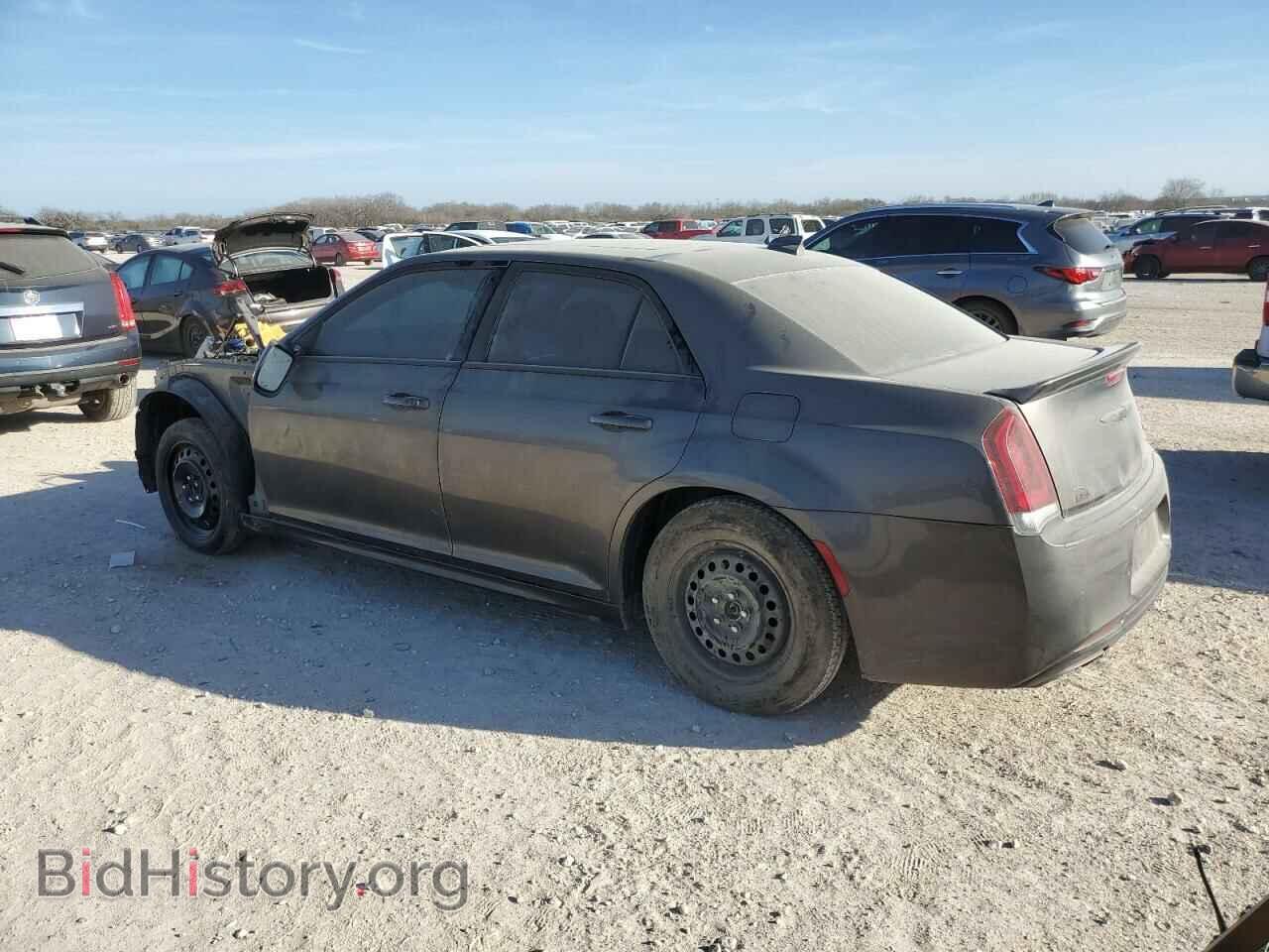 2017 CHRYSLER 300 - VIN: 2C3CCABT5HH625815 - Фото 2