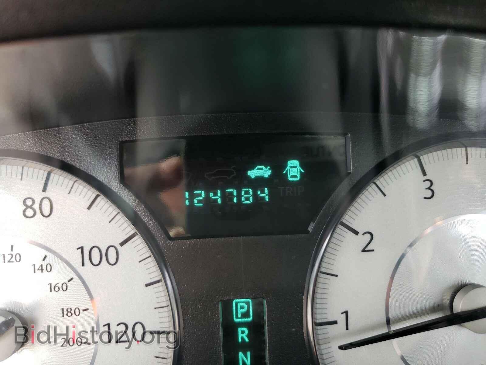 2010 CHRYSLER 300 - VIN: 2C3CA4CD0AH206727 - Фото 8