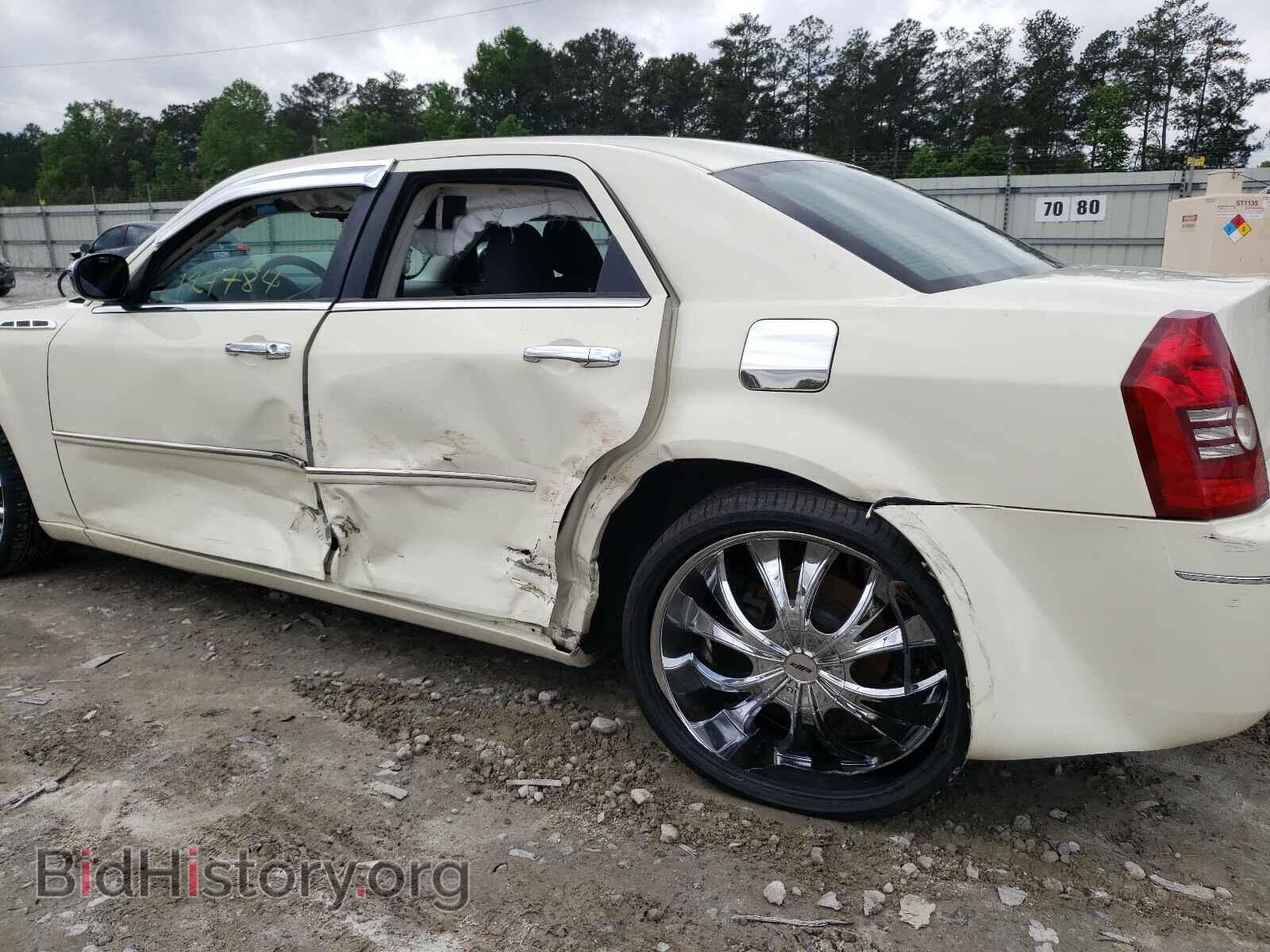2010 CHRYSLER 300 - VIN: 2C3CA4CD0AH206727 - Фото 9