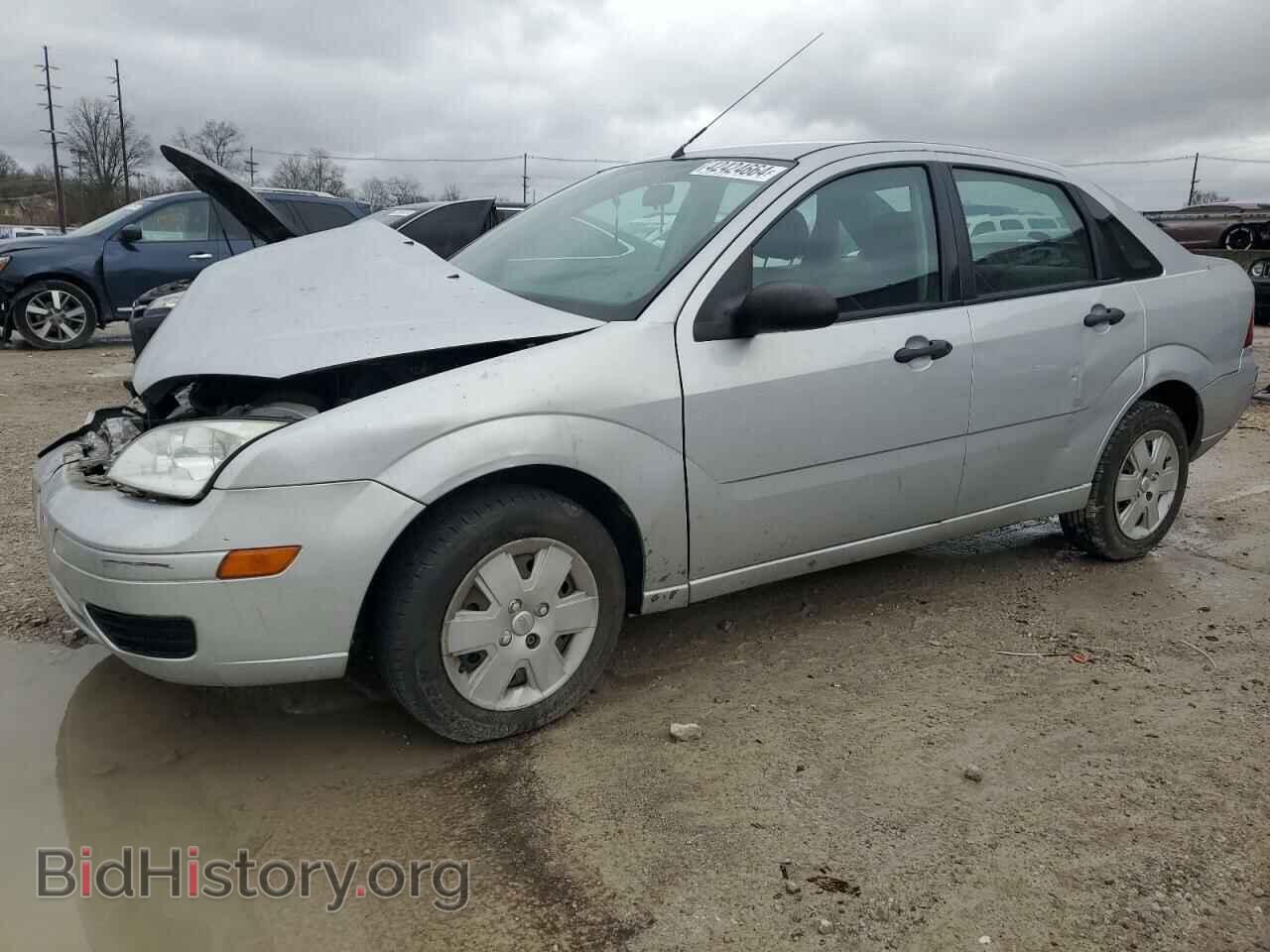 Photo 1FAHP34NX7W172068 - FORD FOCUS 2007