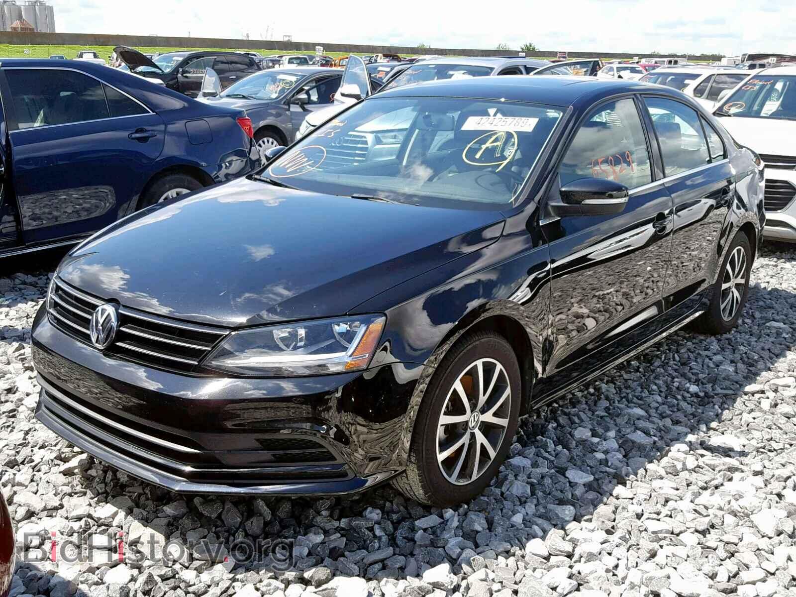 2017 VOLKSWAGEN JETTA - VIN: 3VWDB7AJ1HM315438 - Фото 2