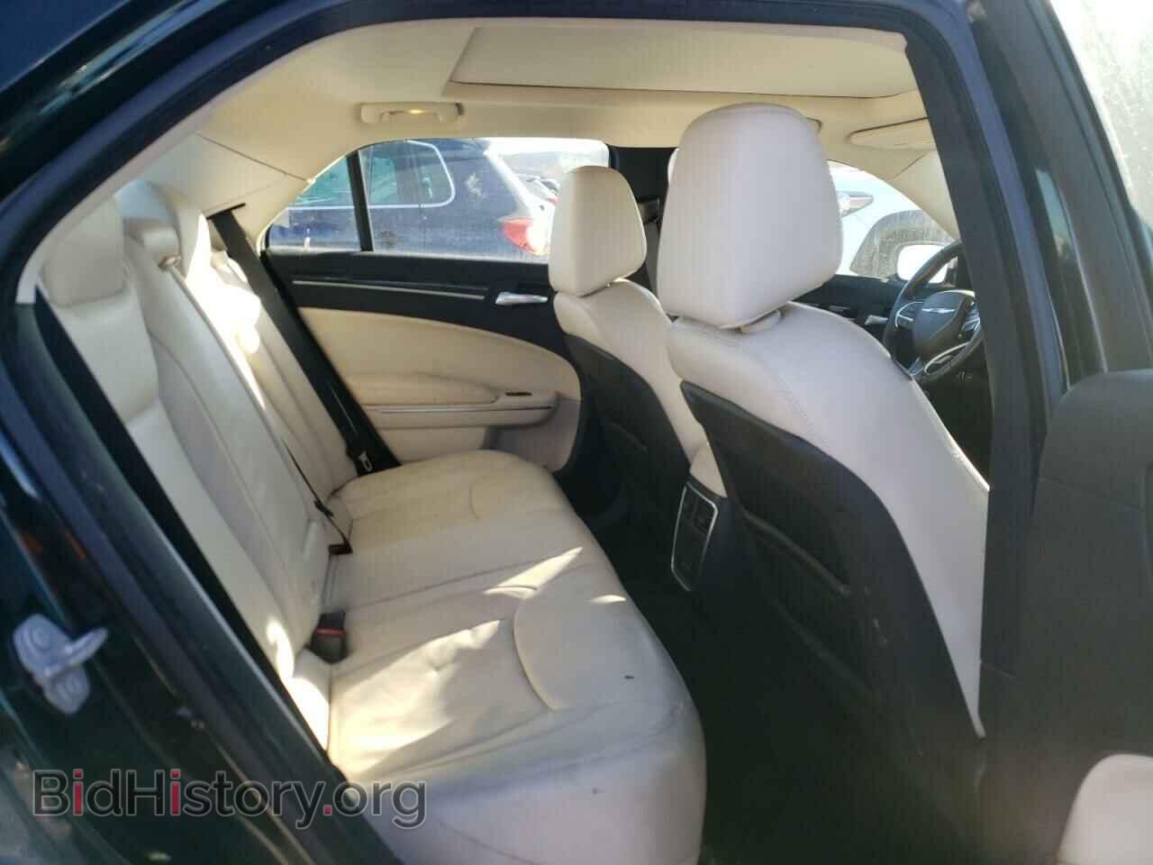 2016 CHRYSLER 300 - VIN: 2C3CCAAG5GH273967 - Фото 10