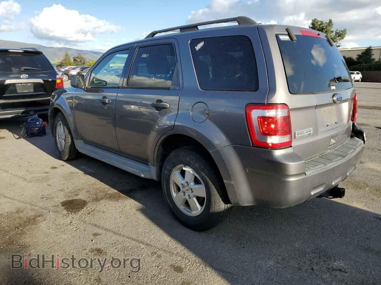 2011 FORD ESCAPE - VIN: 1FMCU0D75BKA57127 - Фото 2