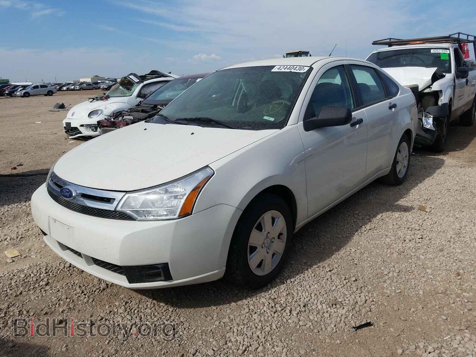 2011 FORD FOCUS - VIN: 1FAHP3EN8BW180113 - Photo 2