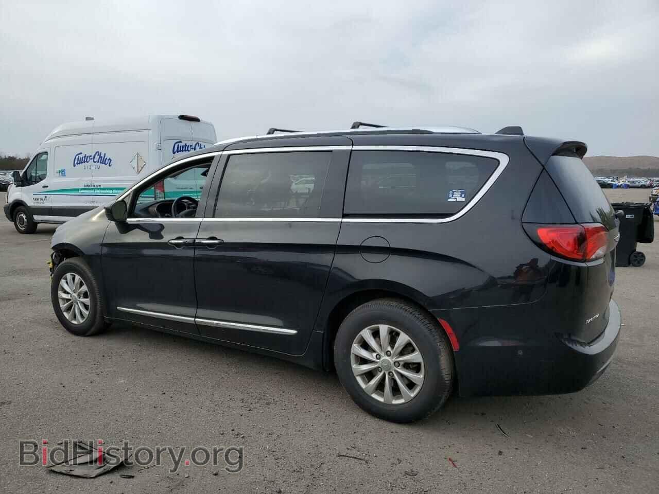 2018 CHRYSLER PACIFICA - VIN: 2C4RC1BG3JR318099 - Фото 2