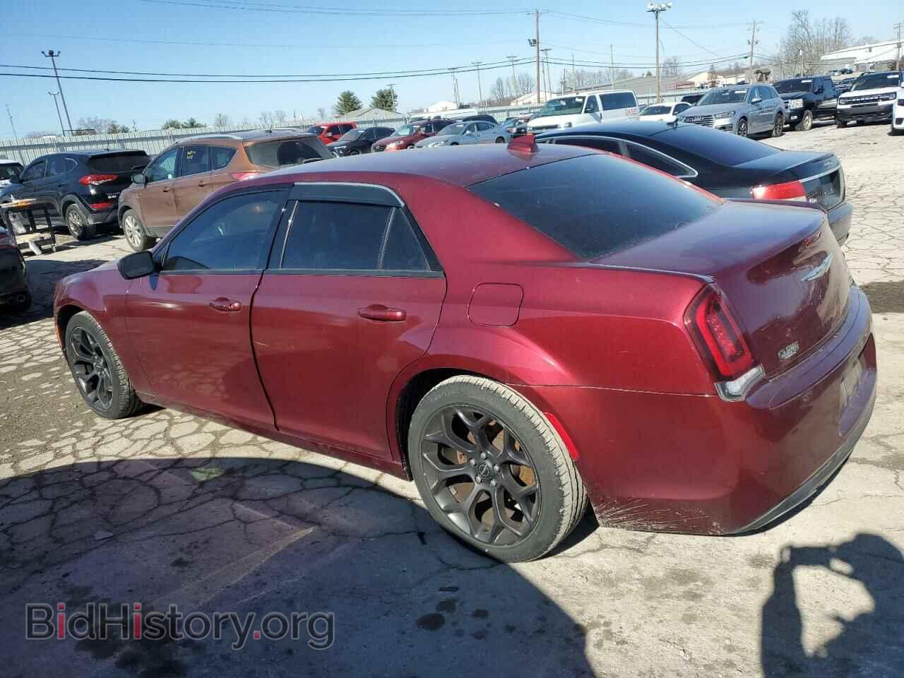 2019 CHRYSLER 300 - VIN: 2C3CCABG3KH565947 - Фото 2