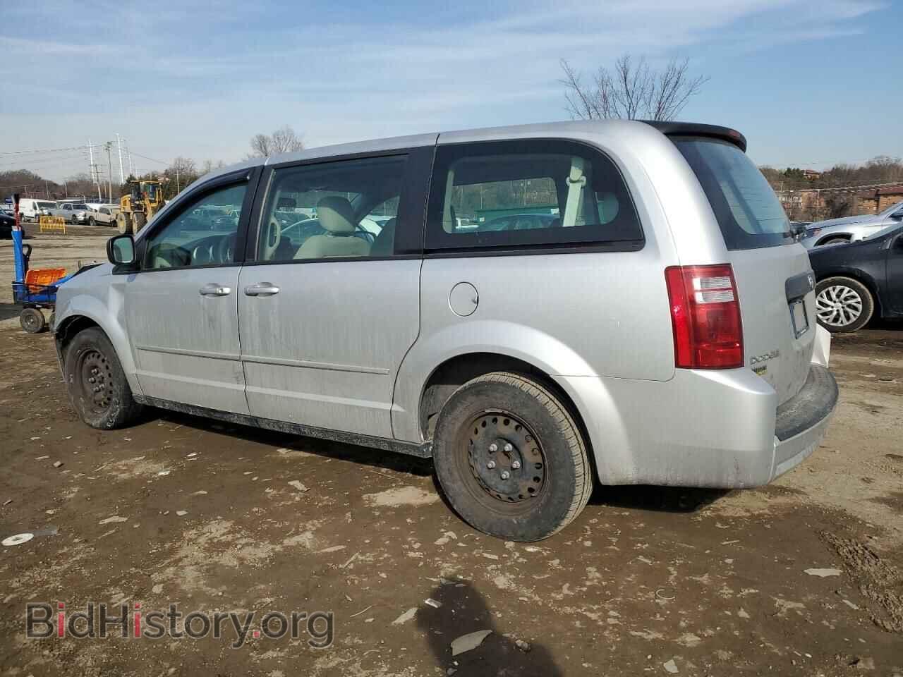 2010 DODGE CARAVAN - VIN: 2D4RN4DE8AR114442 - Photo 2
