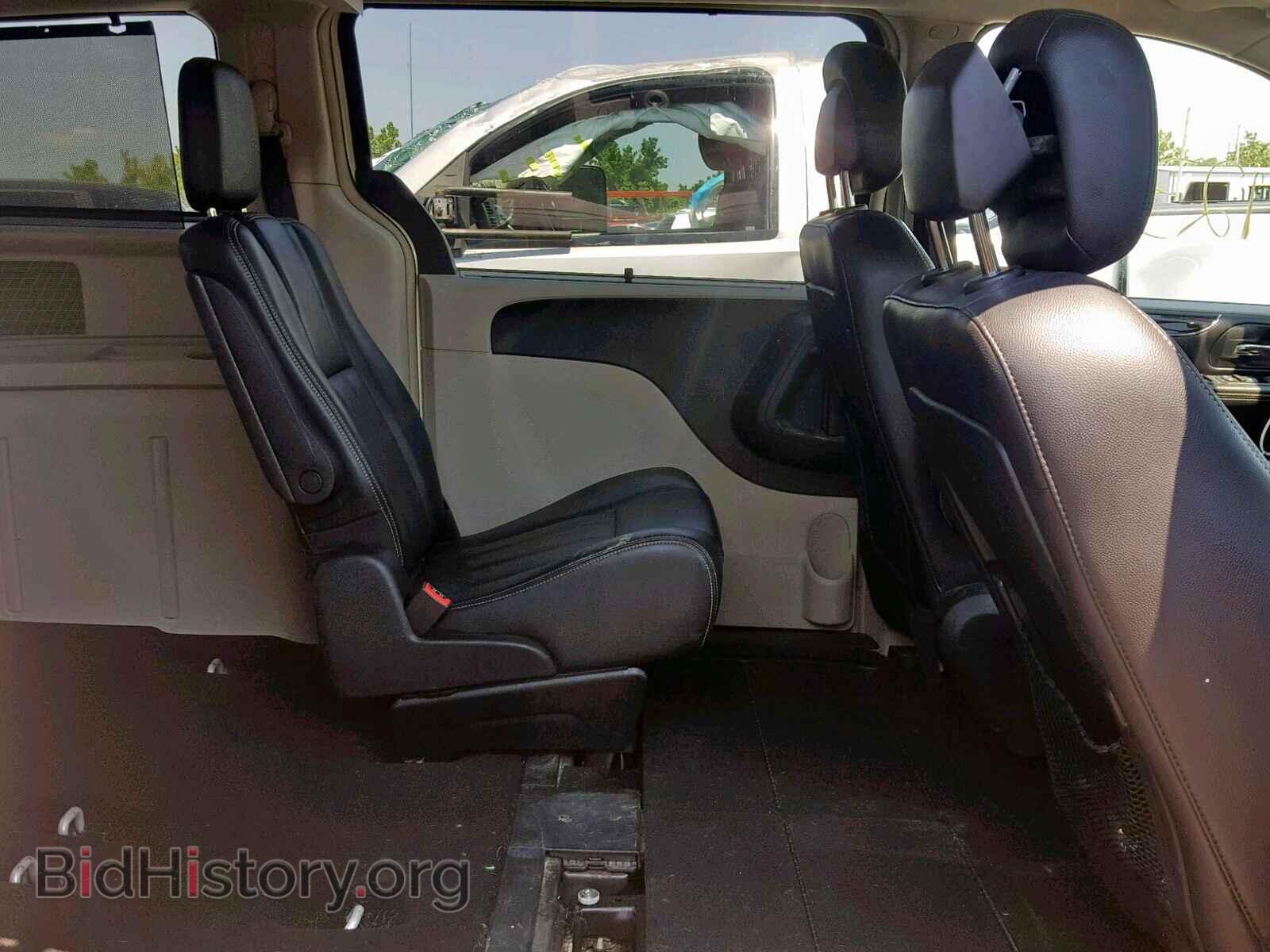 2011 CHRYSLER TOWN & COU - VIN: 2A4RR8DG4BR704904 - Фото 6